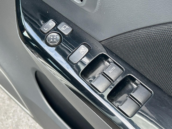 2013 Suzuki Wagon R Stingray DBA-MH34S (UW-69f1f777e8aa7)[19]