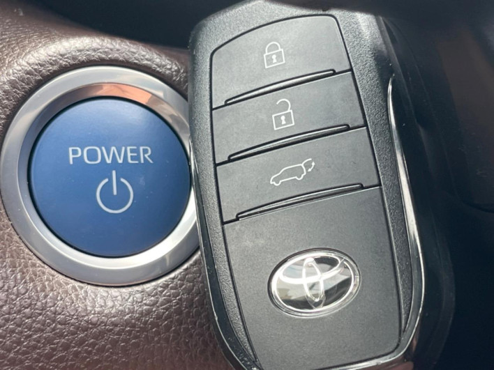 2022 Toyota Yaris Cross 6AA-MXPJ10 (UW-69f1f79db5e23)[4]