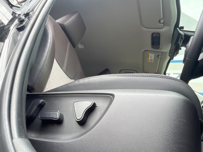 2022 Toyota Yaris Cross 6AA-MXPJ10 (UW-69f1f79db5e23)[22]