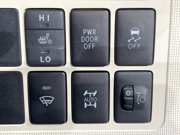 2017 Toyota Porte DBA-NCP145 (UW-69f1f7b090b86)[18]