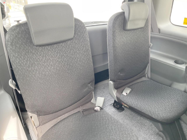 2014 Toyota Sienta DBA-NCP81G (UW-69f1f7b0bce8c)[17]