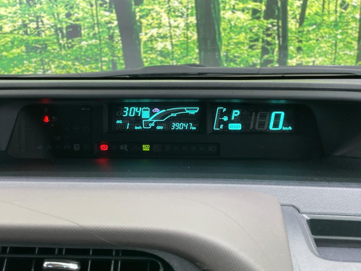 2012 Toyota Aqua DAA-NHP10 (UW-69f1f7b160465)[4]