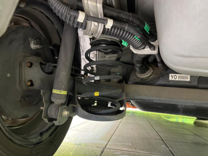 2013 Toyota Aqua DAA-NHP10 (UW-69f1f7b16da17)[25]