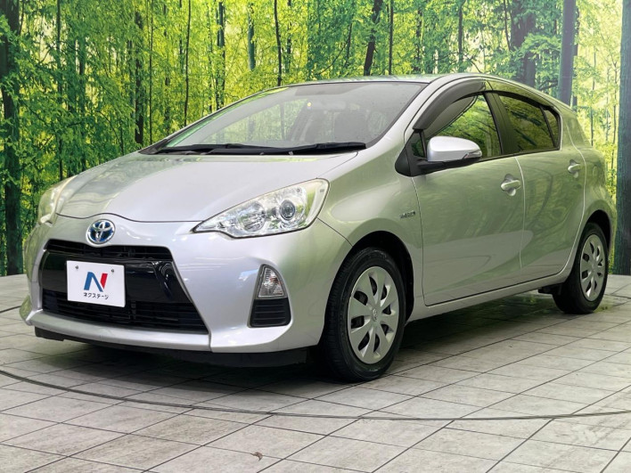 2013 Toyota Aqua DAA-NHP10 (UW-69f1f7b16da17)[4]