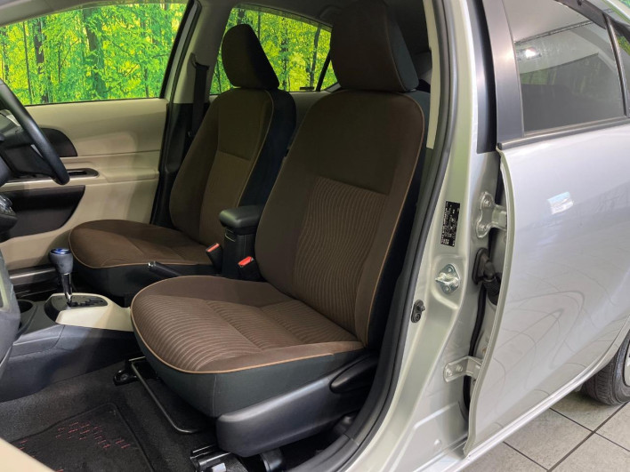 2013 Toyota Aqua DAA-NHP10 (UW-69f1f7b16da17)[28]