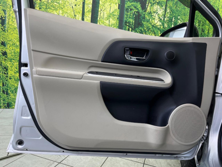 2013 Toyota Aqua DAA-NHP10 (UW-69f1f7b16da17)[27]