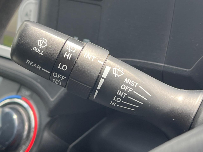 2014 Toyota Aqua DAA-NHP10 (UW-69f1f7b2aaff3)[12]