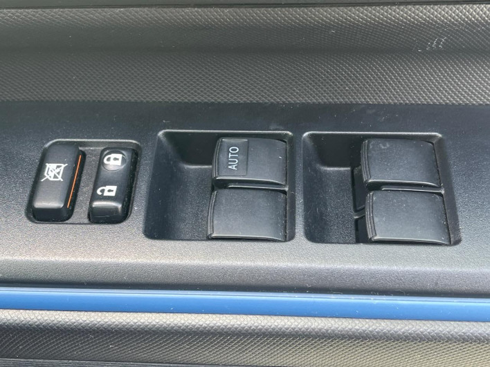 2014 Toyota Aqua DAA-NHP10 (UW-69f1f7b2aaff3)[18]