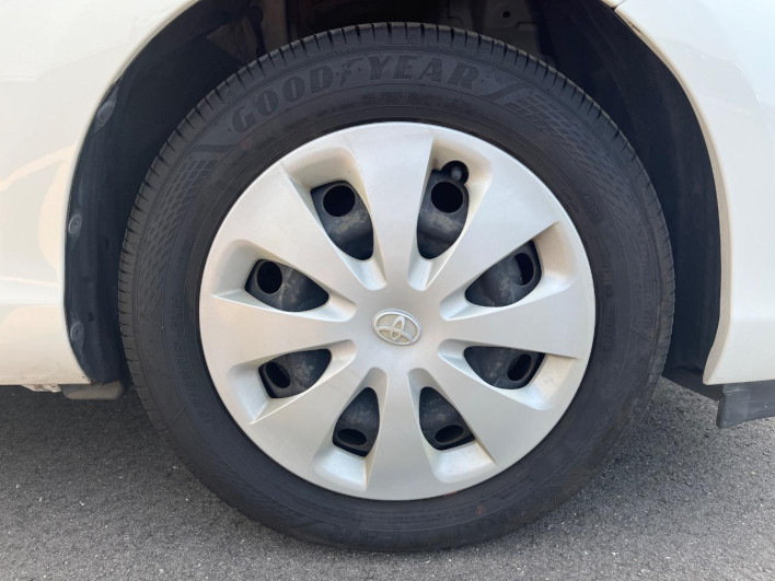 2014 Toyota Aqua DAA-NHP10 (UW-69f1f7b2aaff3)[28]