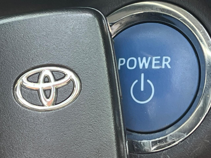 2014 Toyota Aqua DAA-NHP10 (UW-69f1f7b2aaff3)[16]