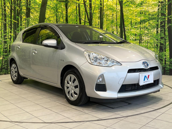 2014 Toyota Aqua DAA-NHP10 (UW-69f1f7b2b6718)[15]
