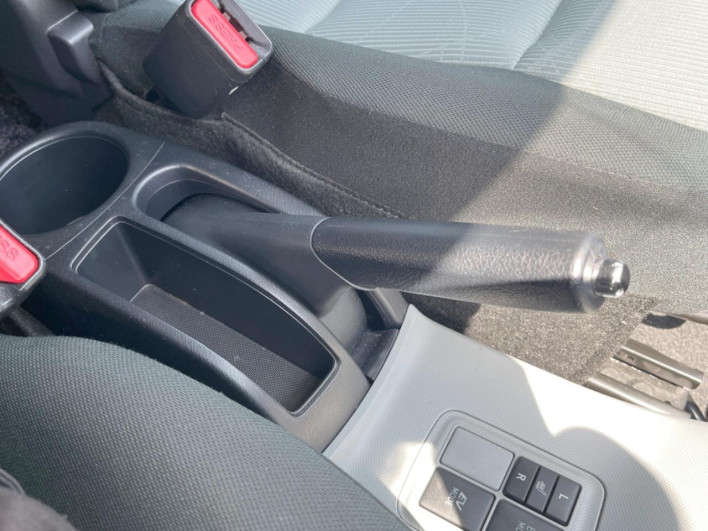 2014 Toyota Aqua DAA-NHP10 (UW-69f1f7b43390f)[12]