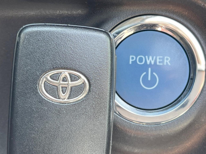 2014 Toyota Aqua DAA-NHP10 (UW-69f1f7b43390f)[6]