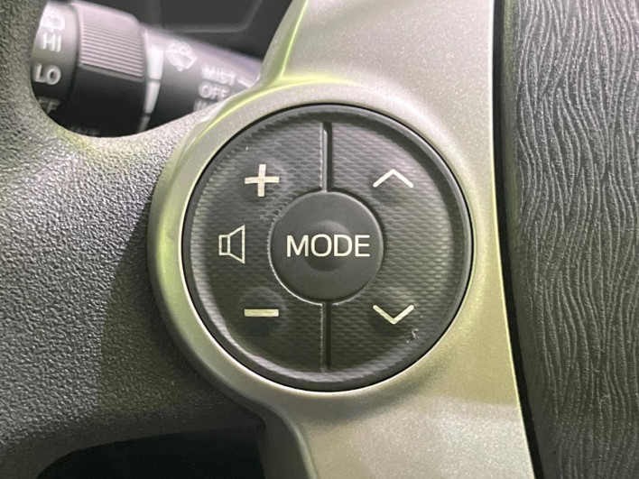2014 Toyota Aqua DAA-NHP10 (UW-69f1f7b46f577)[29]