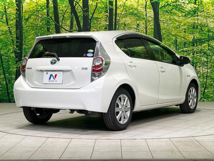 2014 Toyota Aqua DAA-NHP10 (UW-69f1f7b46f577)[16]