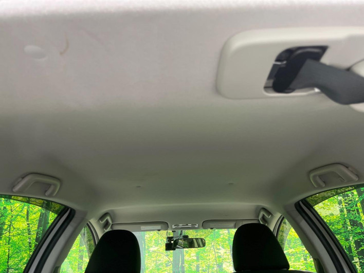 2014 Toyota Aqua DAA-NHP10 (UW-69f1f7b46f577)[27]