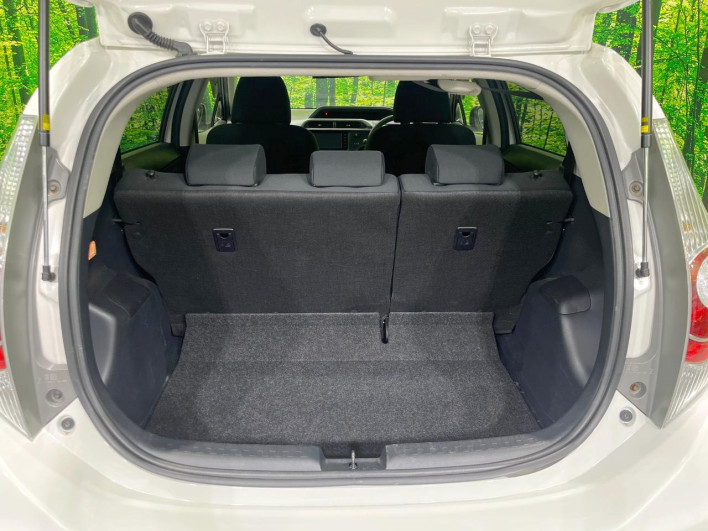 2014 Toyota Aqua DAA-NHP10 (UW-69f1f7b46f577)[24]