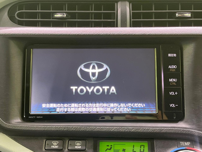 2014 Toyota Aqua DAA-NHP10 (UW-69f1f7b46f577)[28]