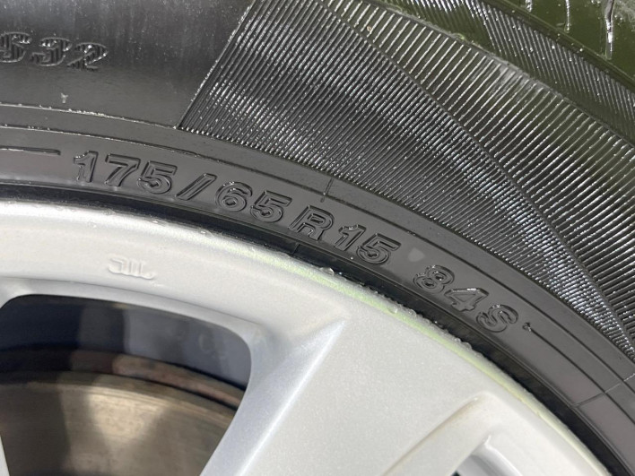2014 Toyota Aqua DAA-NHP10 (UW-69f1f7b46f577)[6]