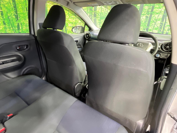 2015 Toyota Aqua DAA-NHP10 (UW-69f1f7b49b09c)[24]