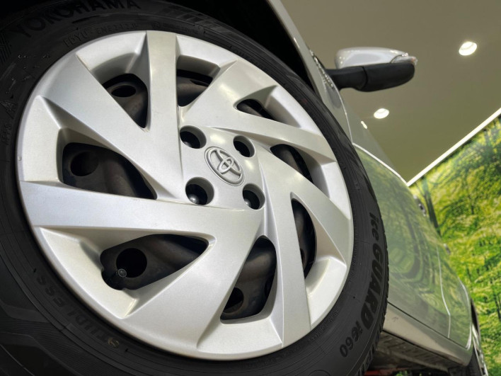 2015 Toyota Aqua DAA-NHP10 (UW-69f1f7b49b09c)[7]