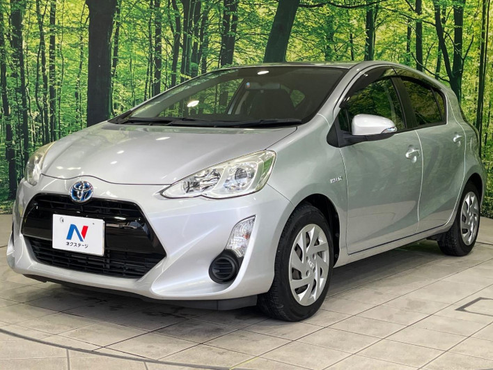 2015 Toyota Aqua DAA-NHP10 (UW-69f1f7b49b09c)[18]