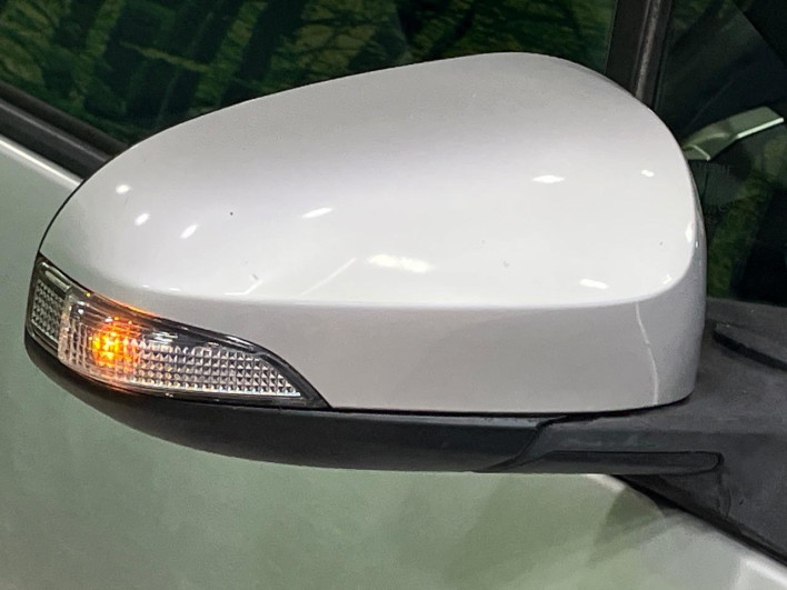 2015 Toyota Aqua DAA-NHP10 (UW-69f1f7b49b09c)[17]