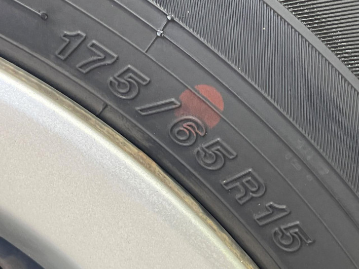 2015 Toyota Aqua DAA-NHP10 (UW-69f1f7b49b09c)[9]