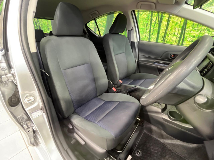 2015 Toyota Aqua DAA-NHP10 (UW-69f1f7b49b09c)[22]