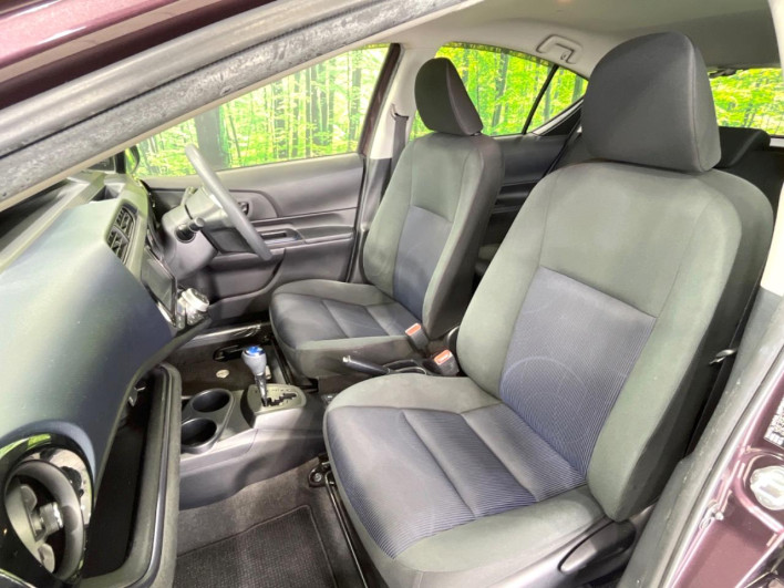 2015 Toyota Aqua DAA-NHP10 (UW-69f1f7b5a4b4b)[7]