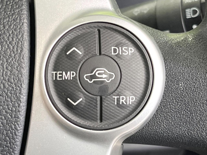 2015 Toyota Aqua DAA-NHP10 (UW-69f1f7b5a4b4b)[28]