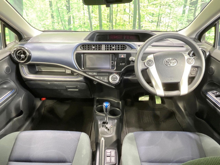 2015 Toyota Aqua DAA-NHP10 (UW-69f1f7b5a4b4b)[21]