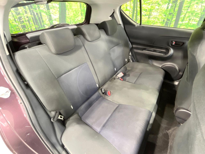 2015 Toyota Aqua DAA-NHP10 (UW-69f1f7b5a4b4b)[6]