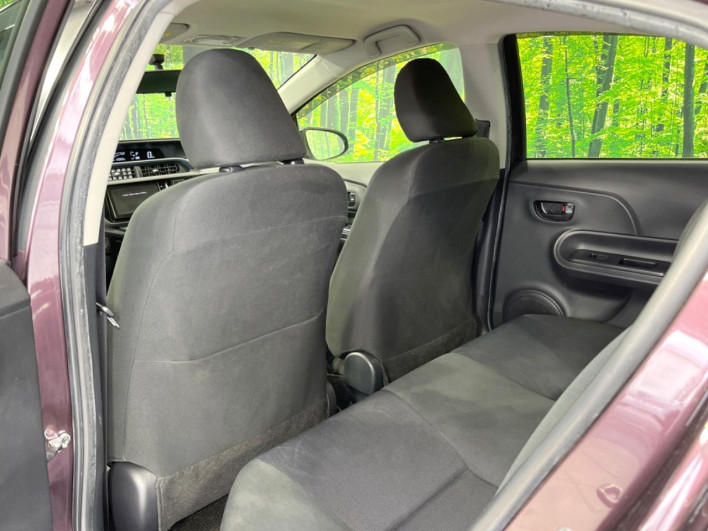 2015 Toyota Aqua DAA-NHP10 (UW-69f1f7b5a4b4b)[9]