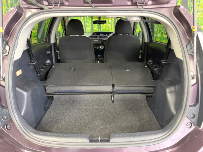 2015 Toyota Aqua DAA-NHP10 (UW-69f1f7b5a4b4b)[17]