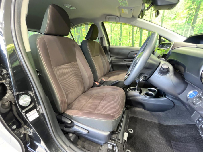 2017 Toyota Aqua DAA-NHP10 (UW-69f1f7b69eff8)[6]