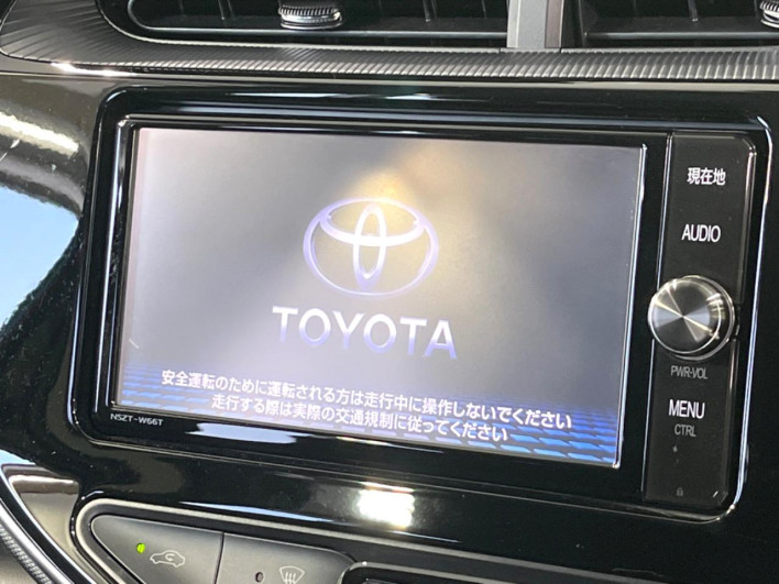 2017 Toyota Aqua DAA-NHP10 (UW-69f1f7b69eff8)[25]
