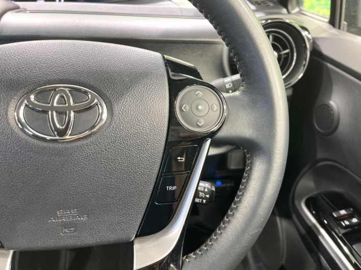 2017 Toyota Aqua DAA-NHP10 (UW-69f1f7b69eff8)[29]