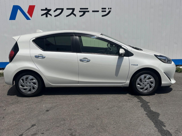 2018 Toyota Aqua DAA-NHP10 (UW-69f1f7b890fe8)[22]