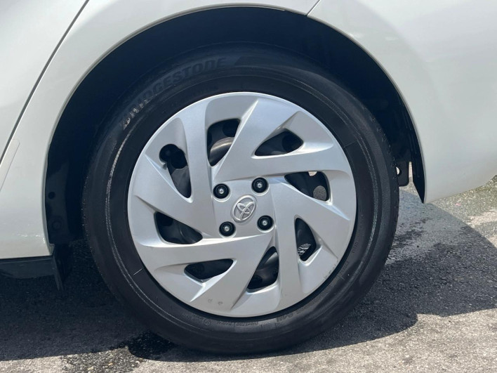 2018 Toyota Aqua DAA-NHP10 (UW-69f1f7b890fe8)[11]