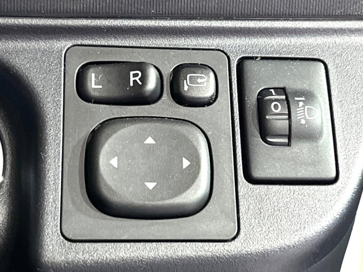 2019 Toyota Aqua DAA-NHP10 (UW-69f1f7b8b4734)[23]