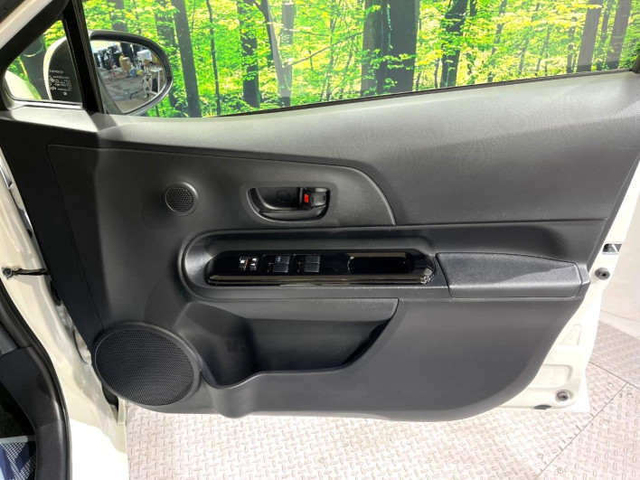 2019 Toyota Aqua DAA-NHP10 (UW-69f1f7b8b4734)[18]