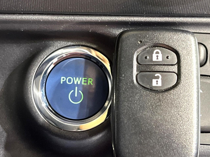 2019 Toyota Aqua DAA-NHP10 (UW-69f1f7b8b4734)[19]