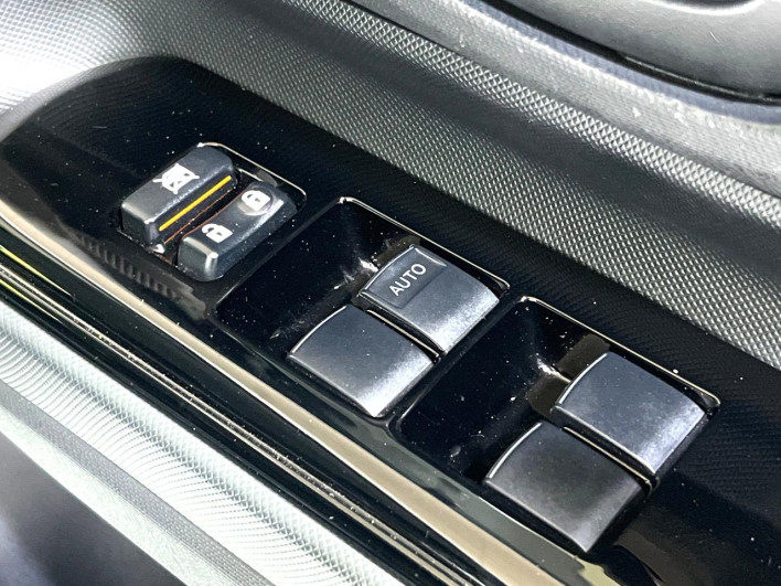 2019 Toyota Aqua DAA-NHP10 (UW-69f1f7b8b4734)[16]