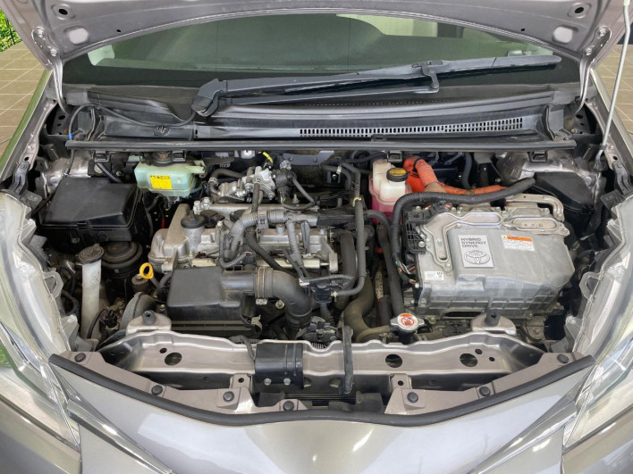 2017 Toyota Vitz DAA-NHP130 (UW-69f1f7b9c8028)[4]