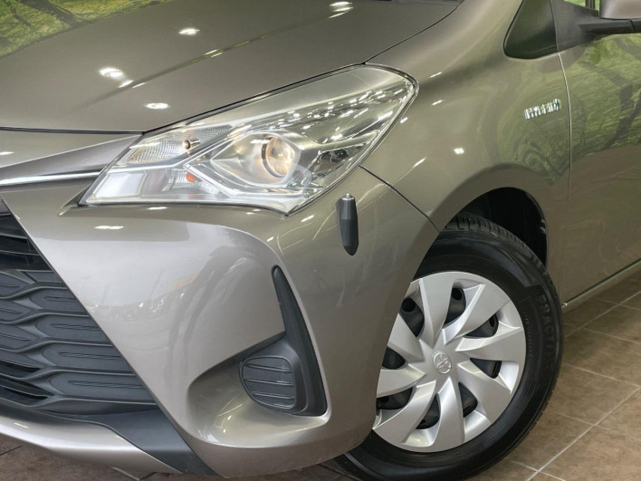 2017 Toyota Vitz DAA-NHP130 (UW-69f1f7b9c8028)[28]