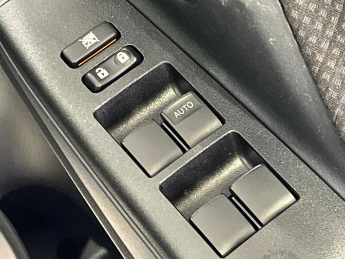 2018 Toyota Vitz DBA-NSP135 (UW-69f1f7bd01afc)[20]