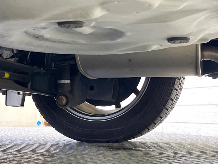 2015 Toyota Sienta DBA-NSP170G (UW-69f1f7bd49f3a)[18]