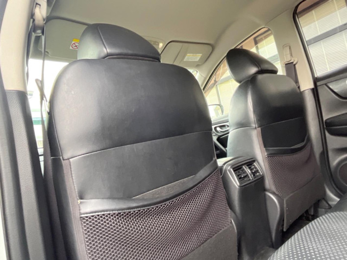 2016 Nissan X-Trail DBA-NT32 (UW-69f1f7c162bb9)[25]