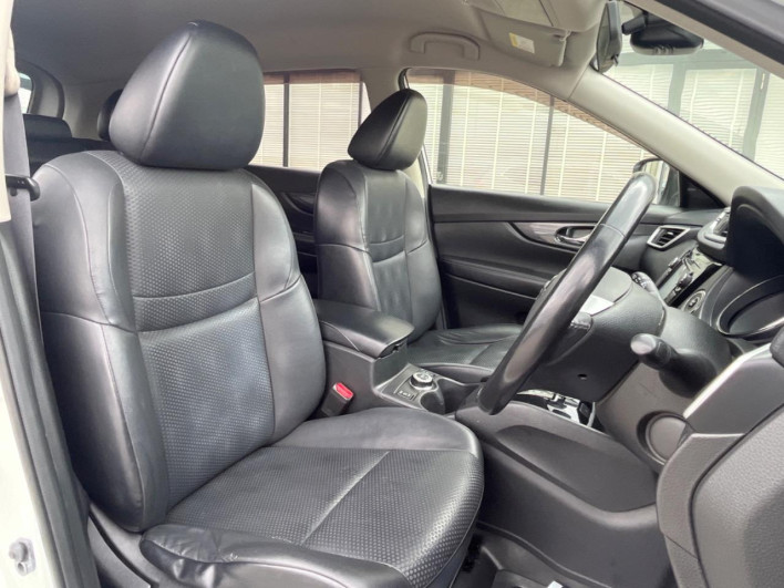 2016 Nissan X-Trail DBA-NT32 (UW-69f1f7c162bb9)[21]